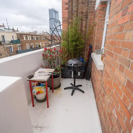 Lovely In At Walking Distance To Paris Porte - Batignolles Apartment *