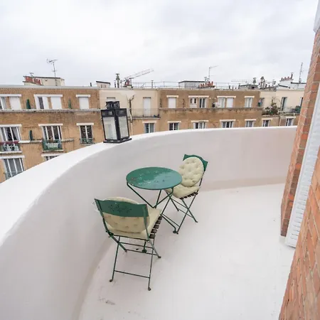 Lovely In At Walking Distance To Paris Porte - Batignolles Apartment *